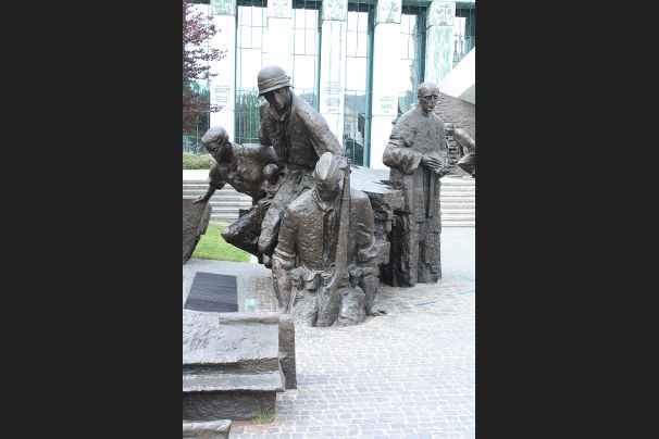 Monument voor de opstand van Warschau