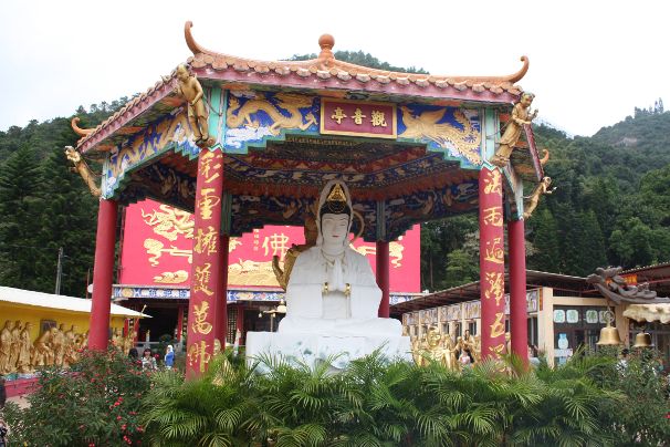 Ten Thousand Buddhas Monastry