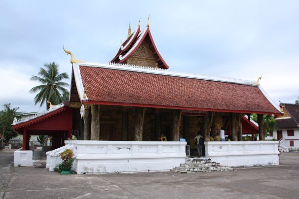 Wat Mai Suwannaphumaham